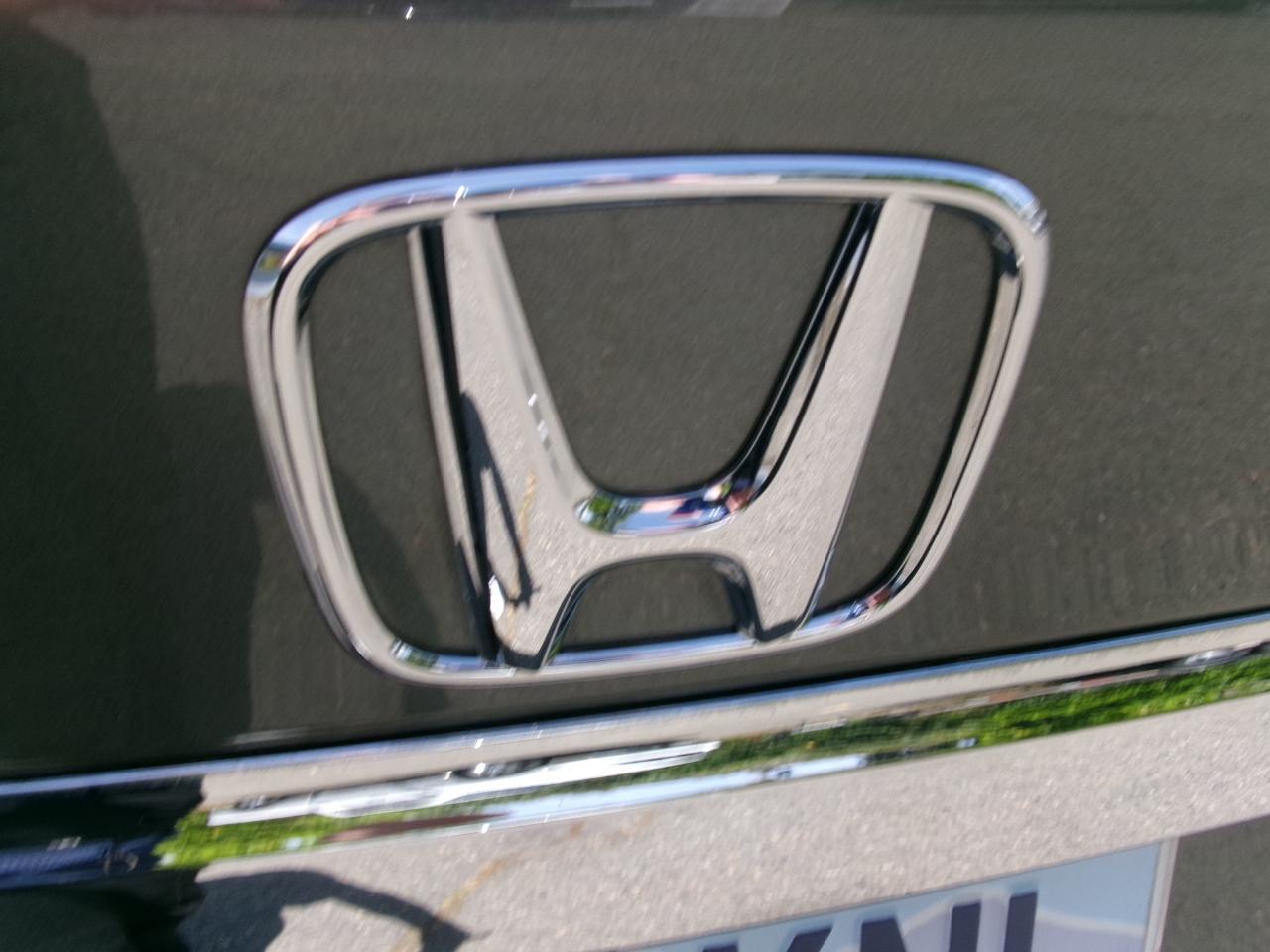 Honda Civic LX Sedan 5-Speed AT 2011