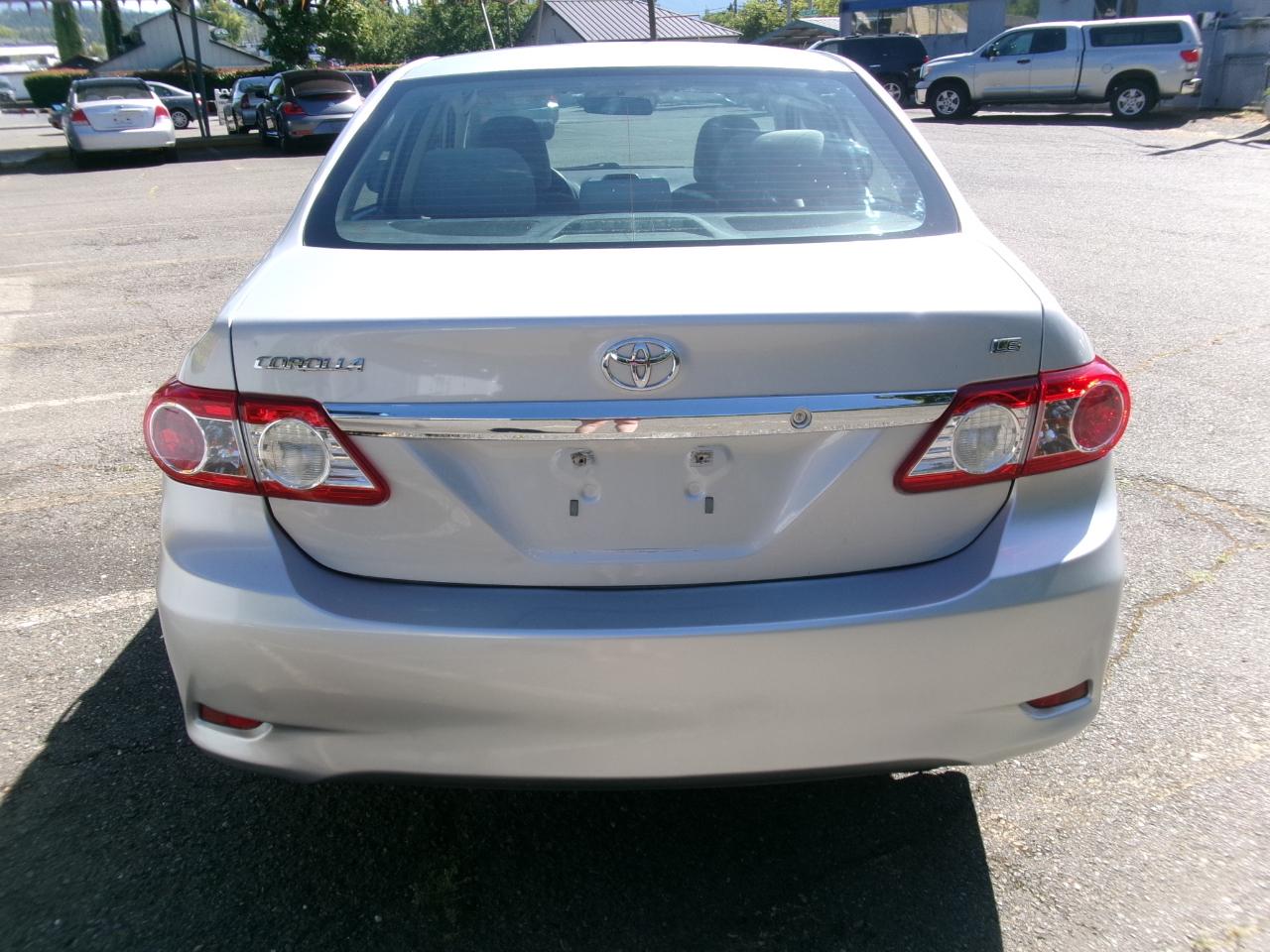 Toyota Corolla LE 4-Speed AT 2013