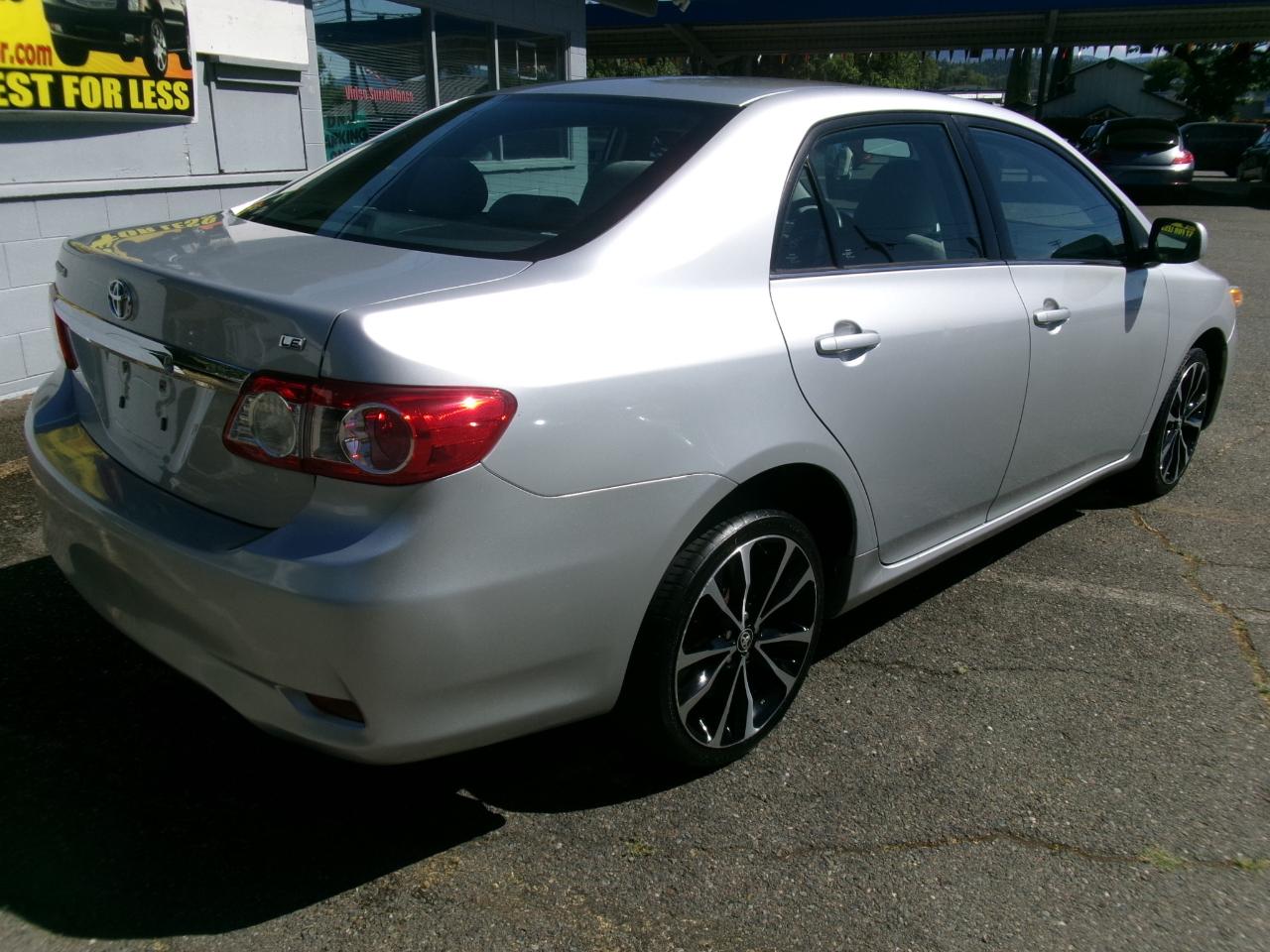 Toyota Corolla LE 4-Speed AT 2013