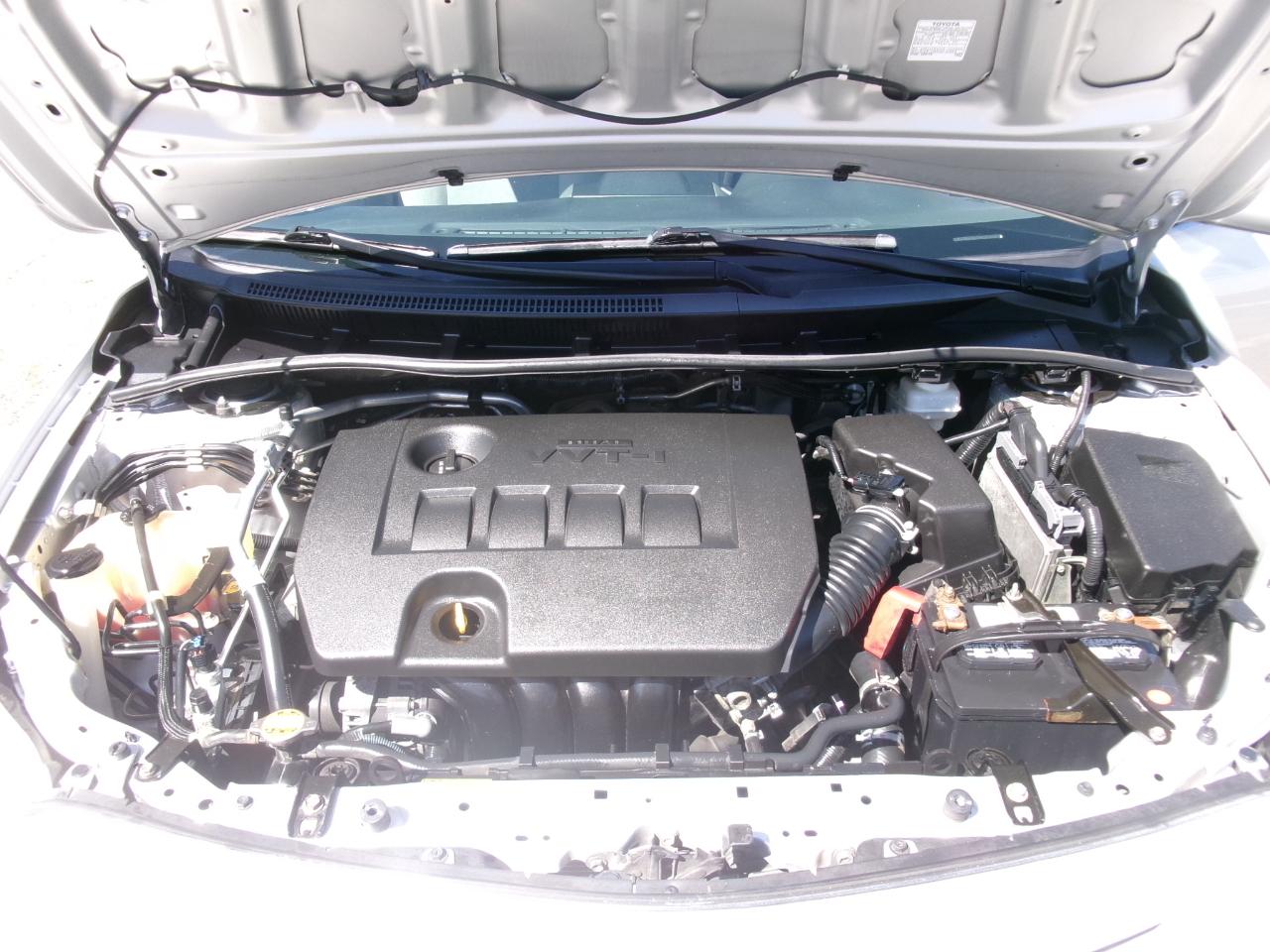 Toyota Corolla LE 4-Speed AT 2013
