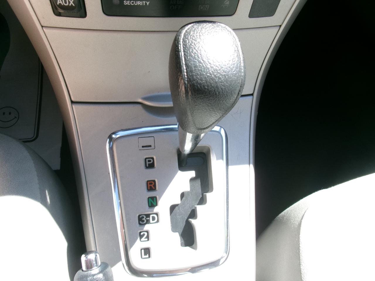 Toyota Corolla LE 4-Speed AT 2013