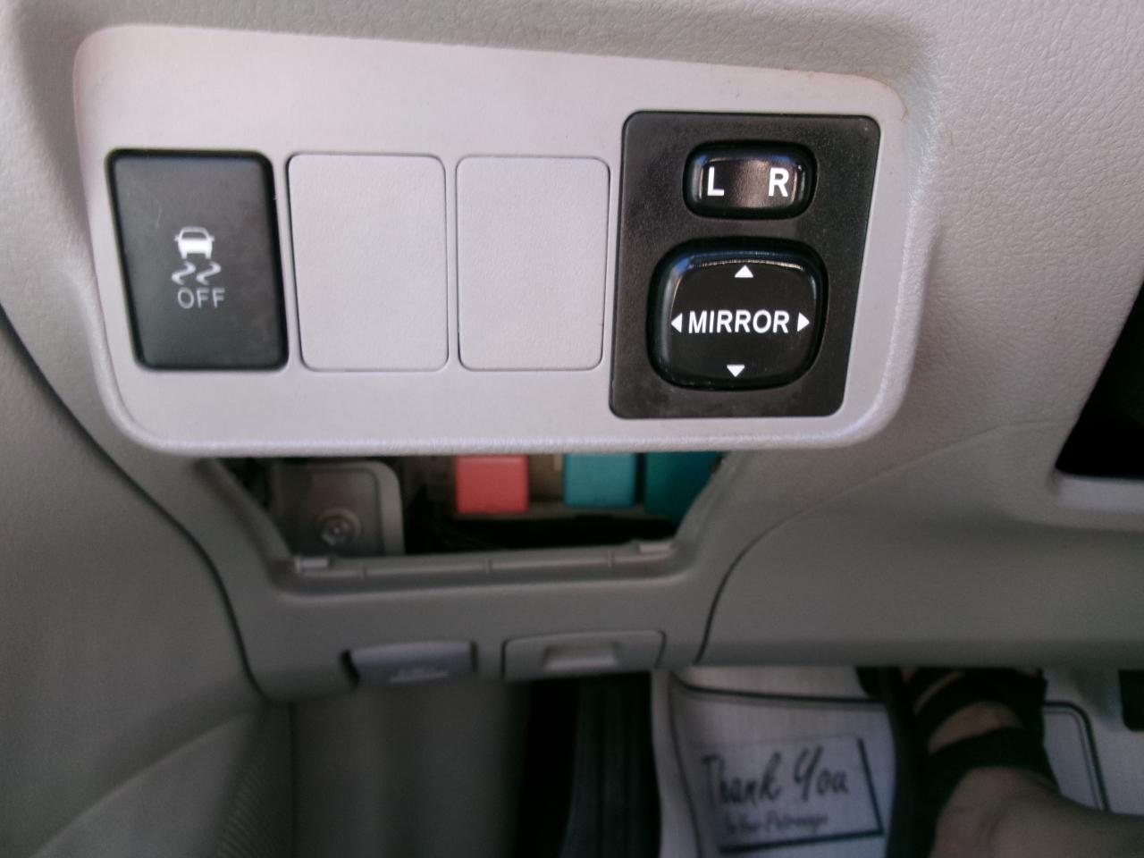 Toyota Corolla LE 4-Speed AT 2013