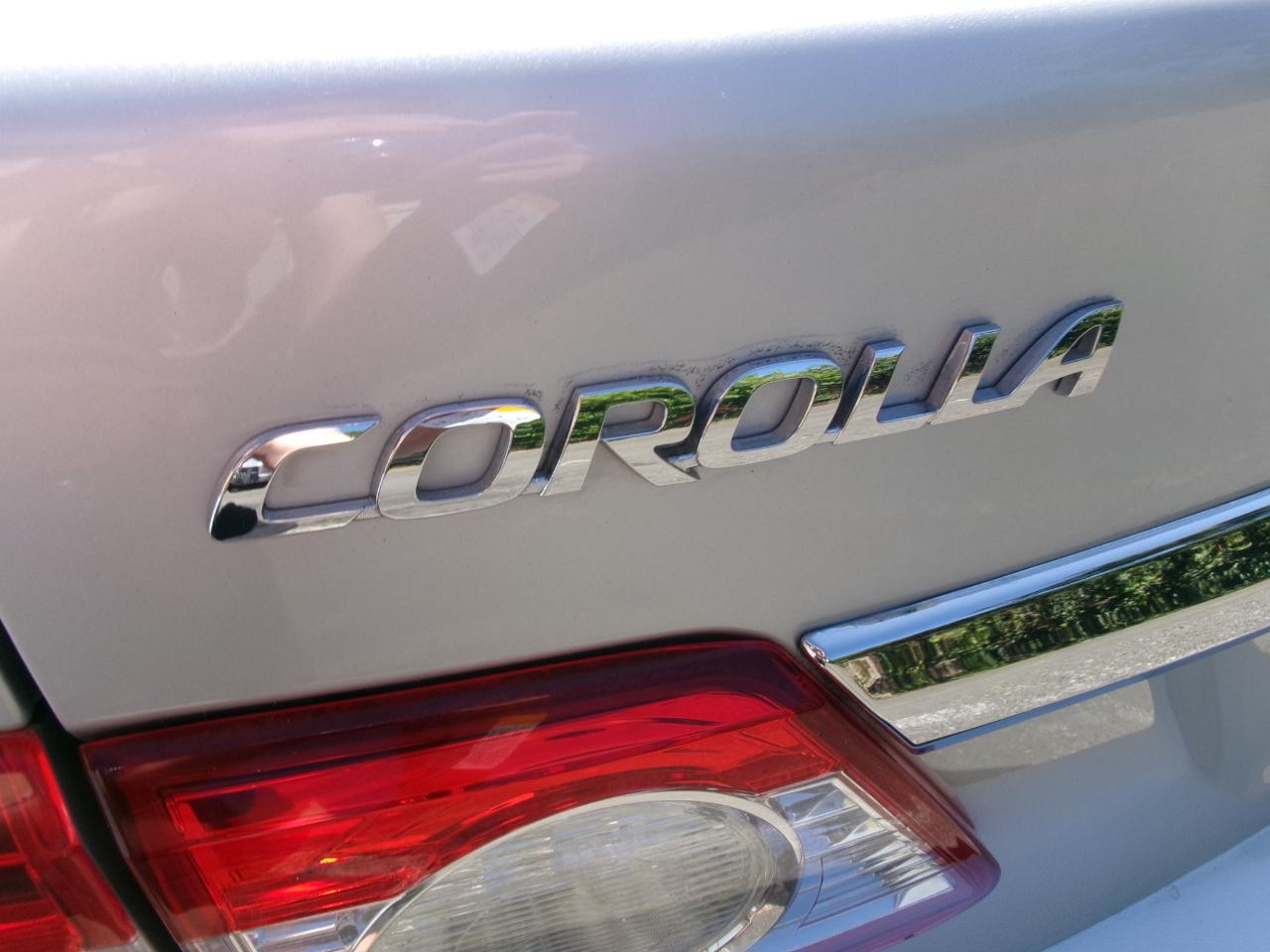 Toyota Corolla LE 4-Speed AT 2013