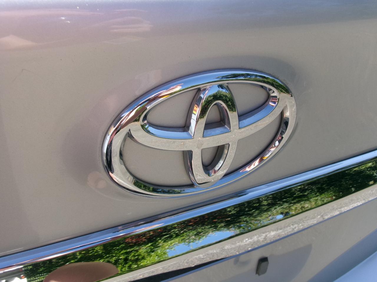 Toyota Corolla LE 4-Speed AT 2013