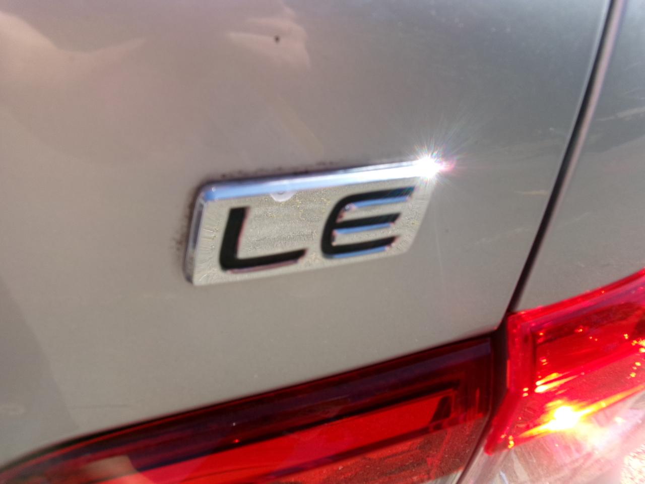 Toyota Corolla LE 4-Speed AT 2013