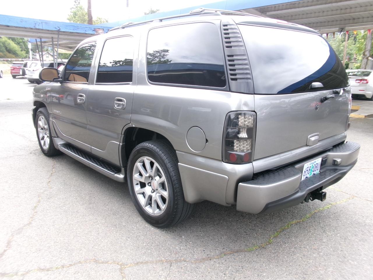 GMC Yukon Denali AWD 2006