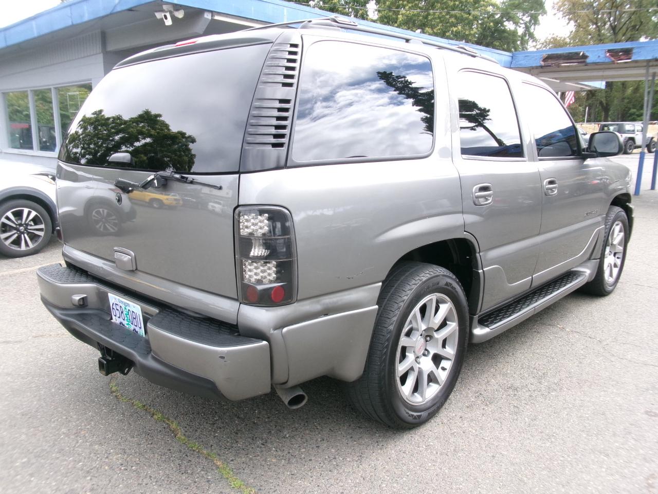 GMC Yukon Denali AWD 2006
