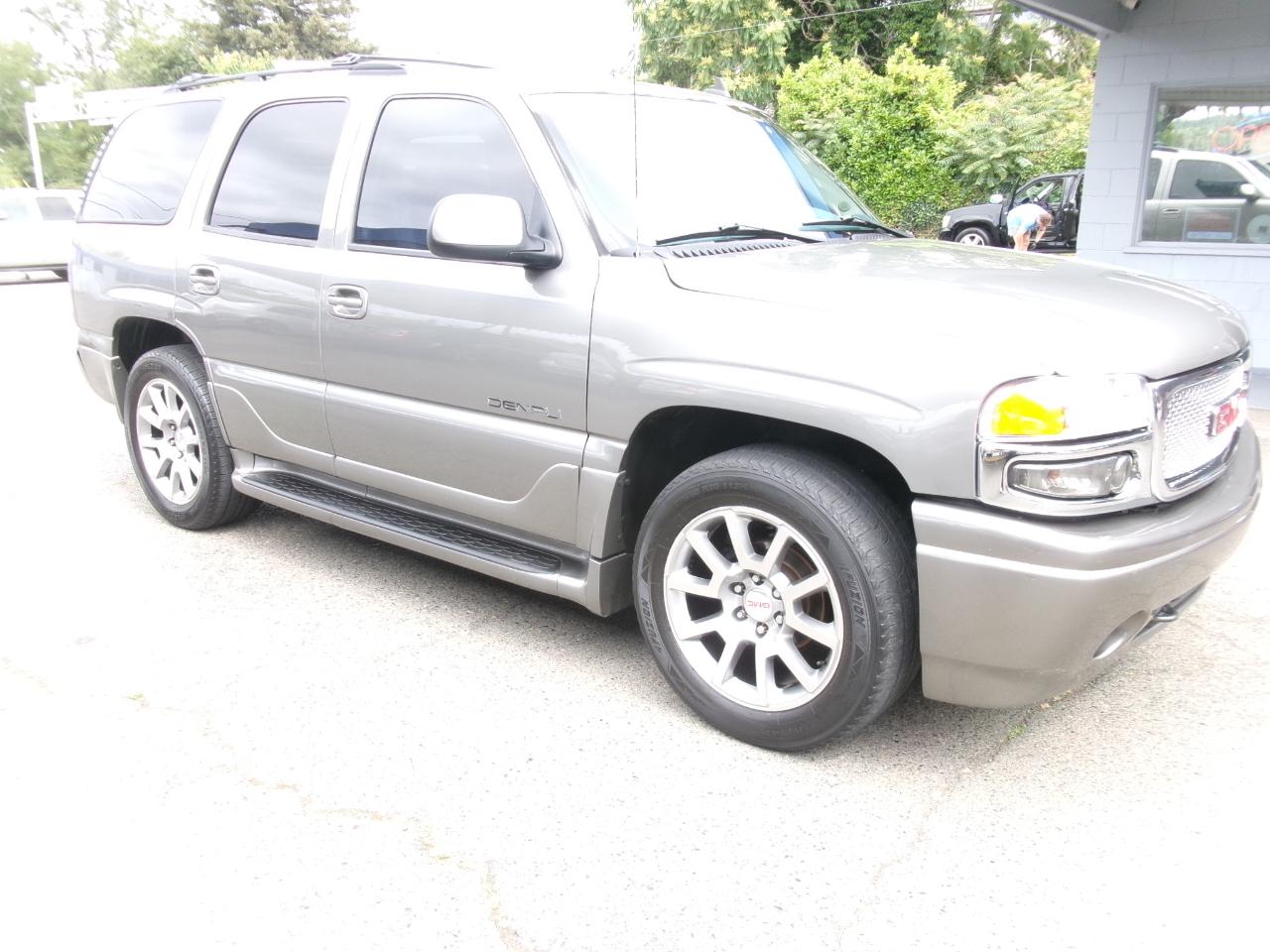 GMC Yukon Denali AWD 2006