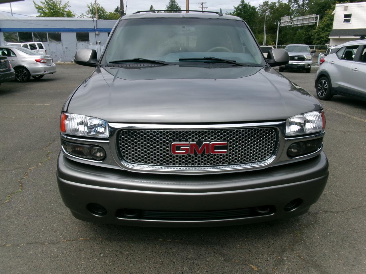 GMC Yukon Denali AWD 2006
