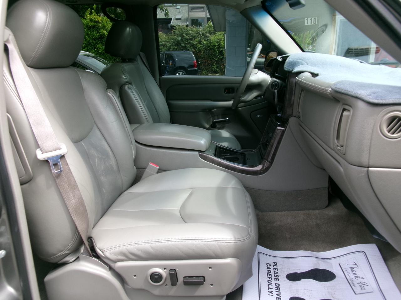 GMC Yukon Denali AWD 2006