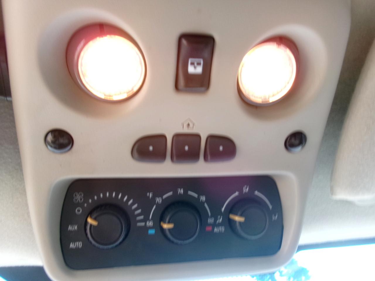 GMC Yukon Denali AWD 2006