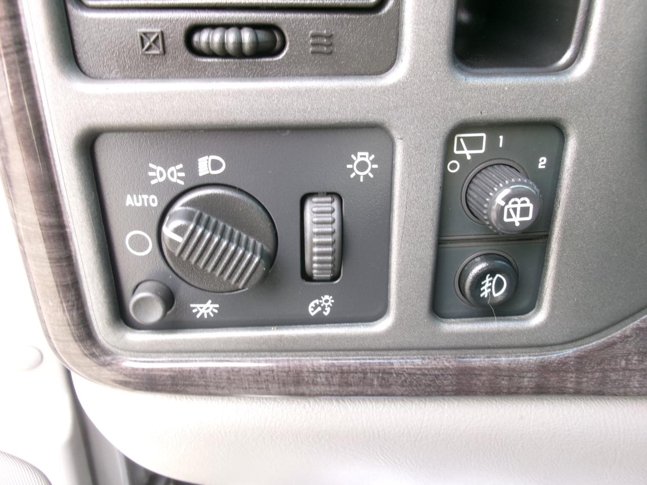 GMC Yukon Denali AWD 2006