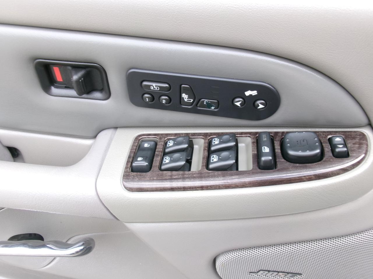 GMC Yukon Denali AWD 2006
