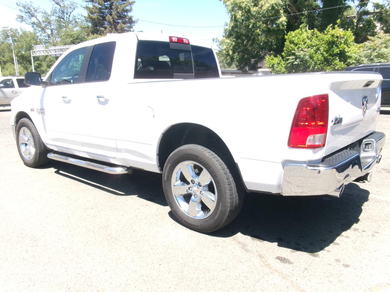 RAM 1500 SLT Quad Cab 4WD 2016