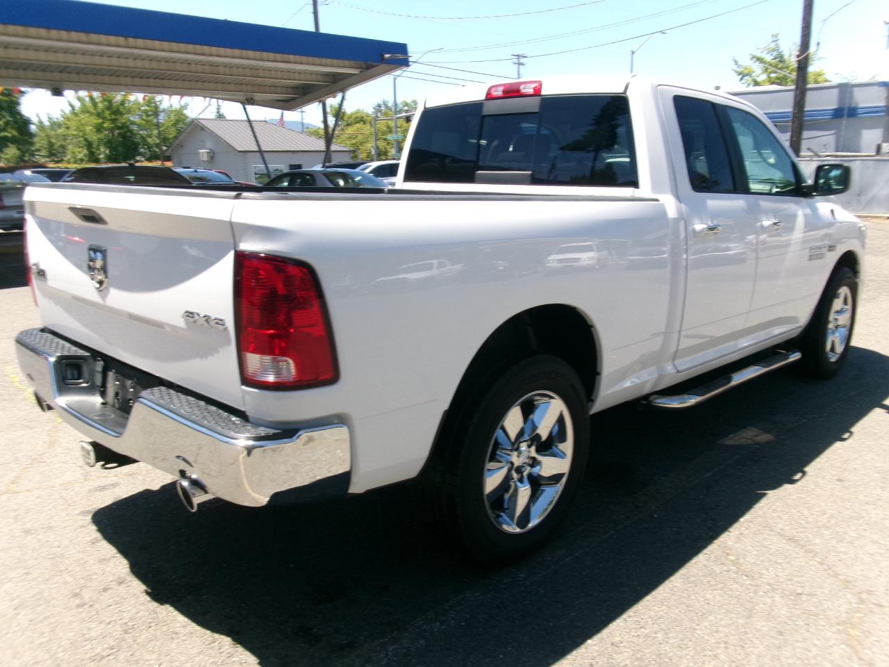 RAM 1500 SLT Quad Cab 4WD 2016
