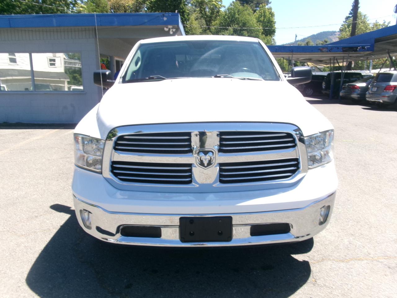 RAM 1500 SLT Quad Cab 4WD 2016