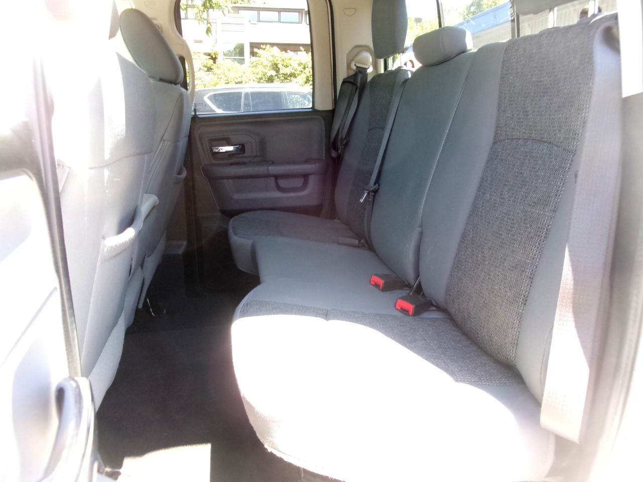 RAM 1500 SLT Quad Cab 4WD 2016