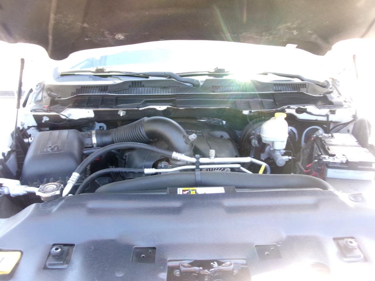 RAM 1500 SLT Quad Cab 4WD 2016