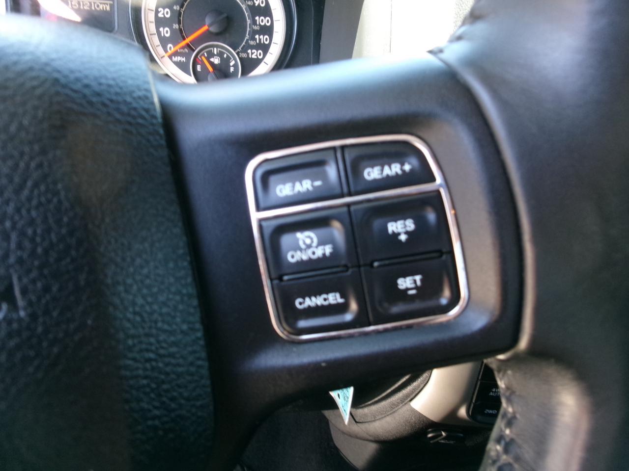 RAM 1500 SLT Quad Cab 4WD 2016