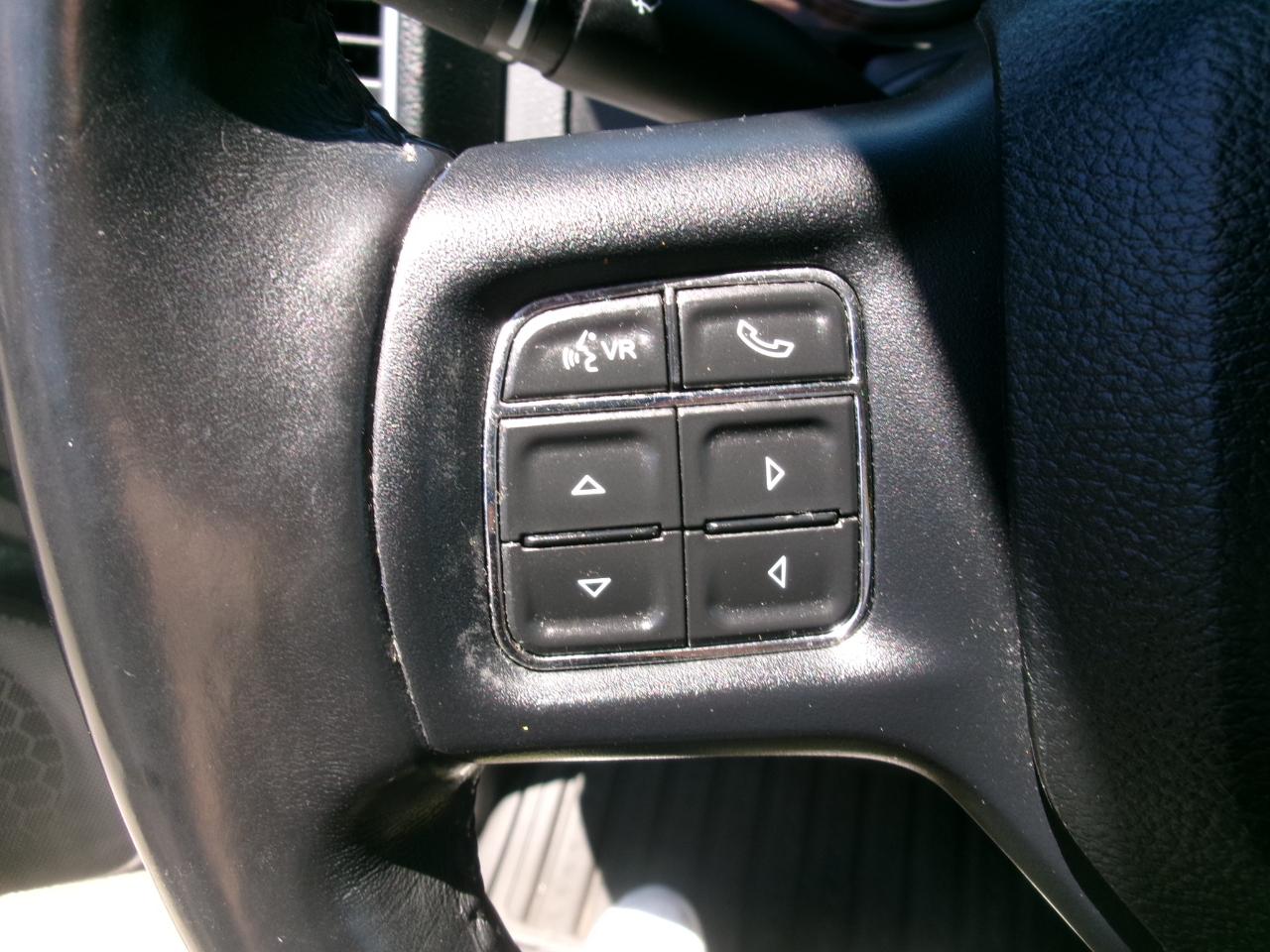 RAM 1500 SLT Quad Cab 4WD 2016
