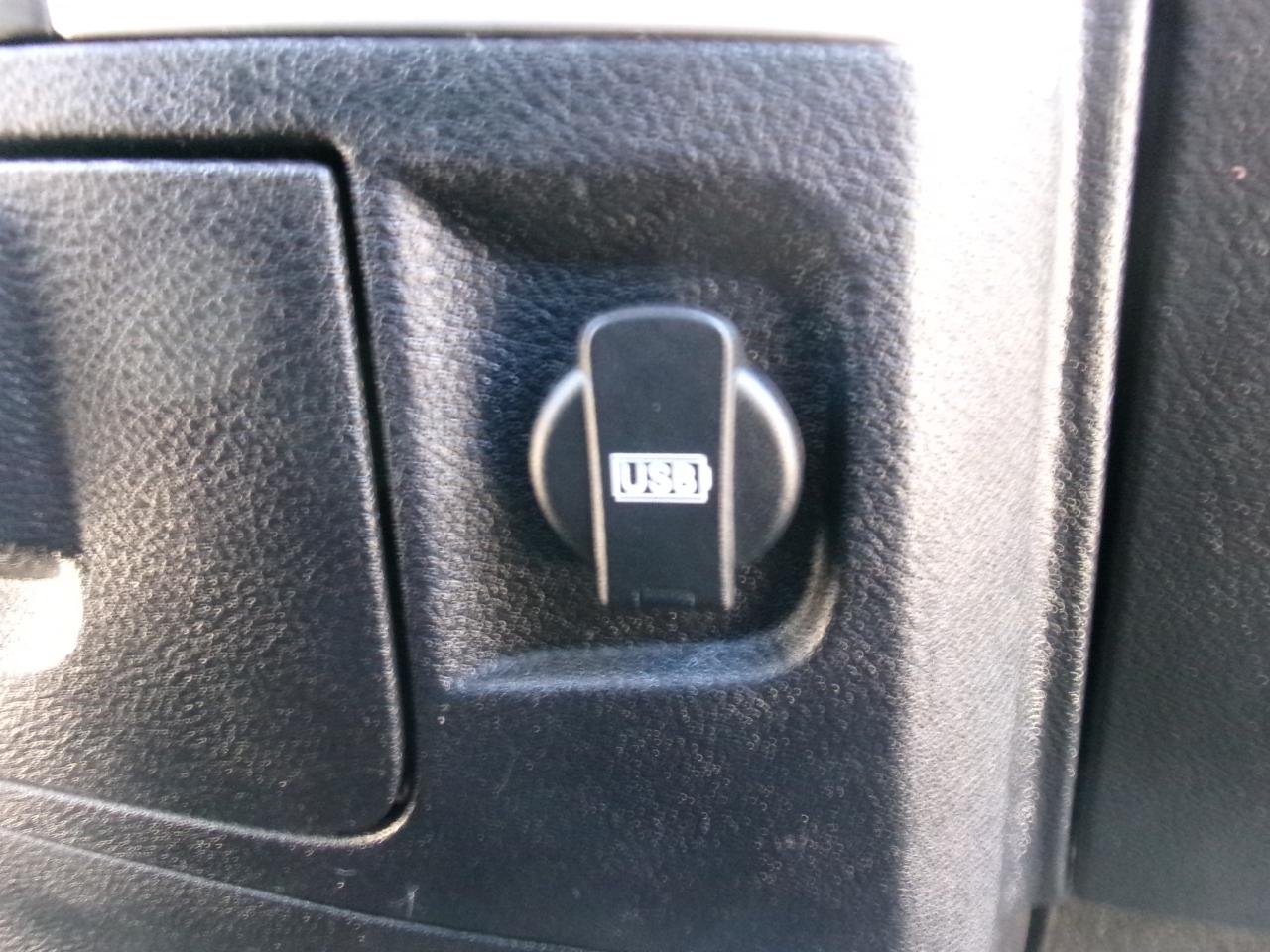 RAM 1500 SLT Quad Cab 4WD 2016