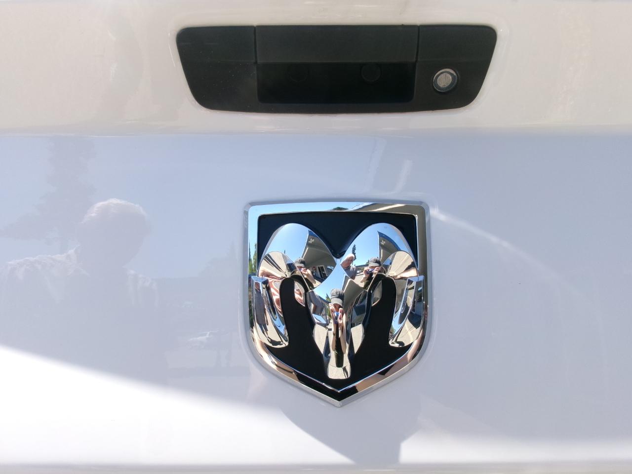 RAM 1500 SLT Quad Cab 4WD 2016