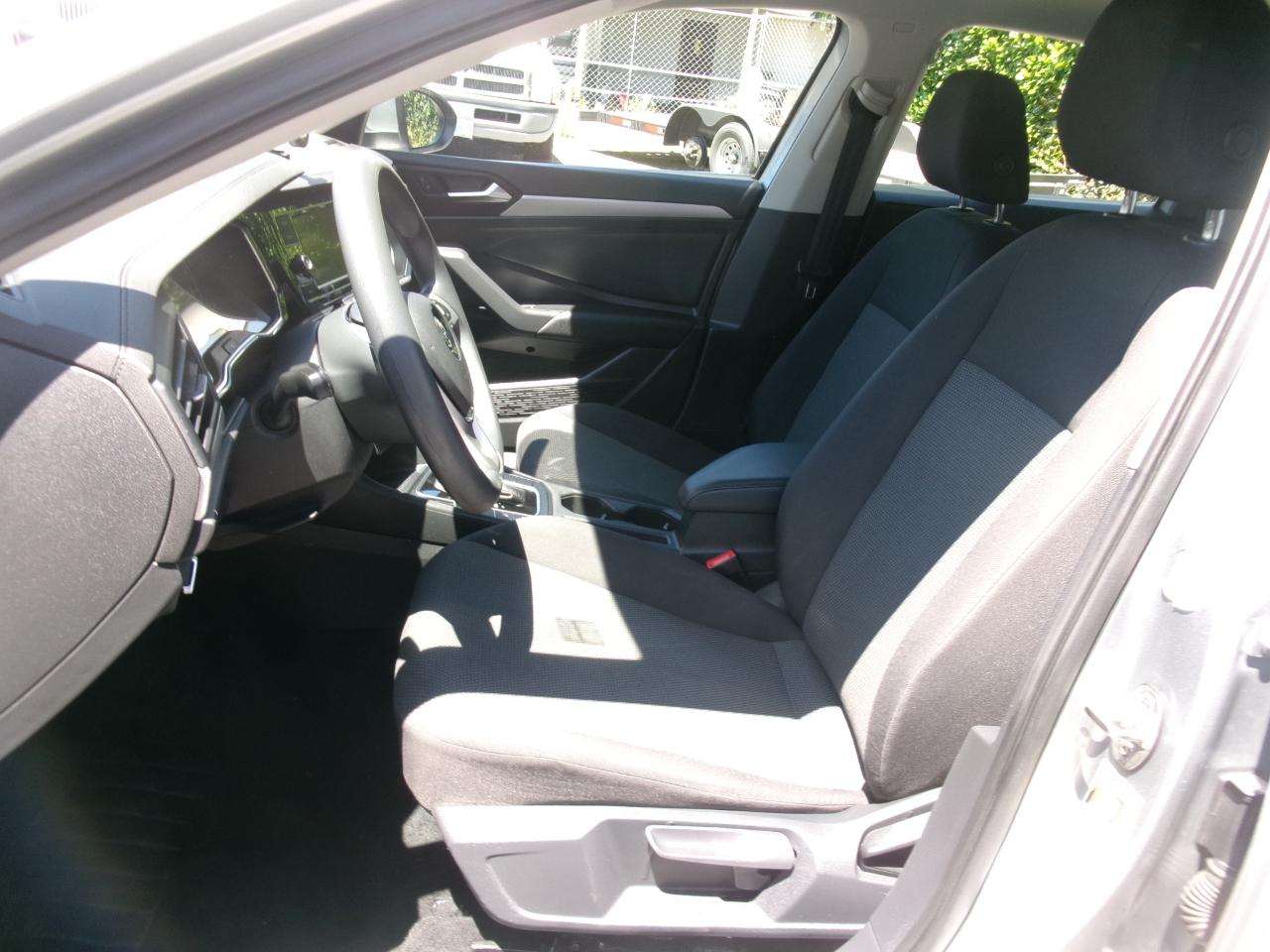 Volkswagen Jetta 1.4T S 8A 2021