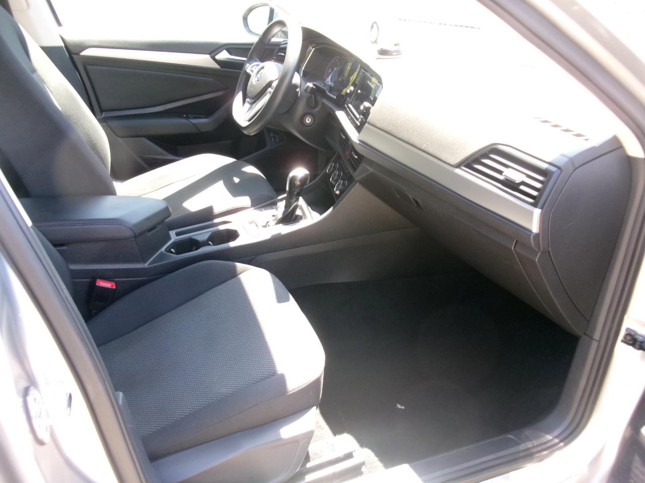 Volkswagen Jetta 1.4T S 8A 2021