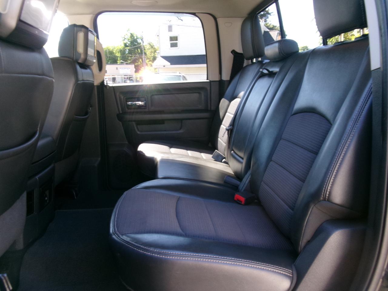 RAM 1500 Sport Crew Cab 4WD 2011