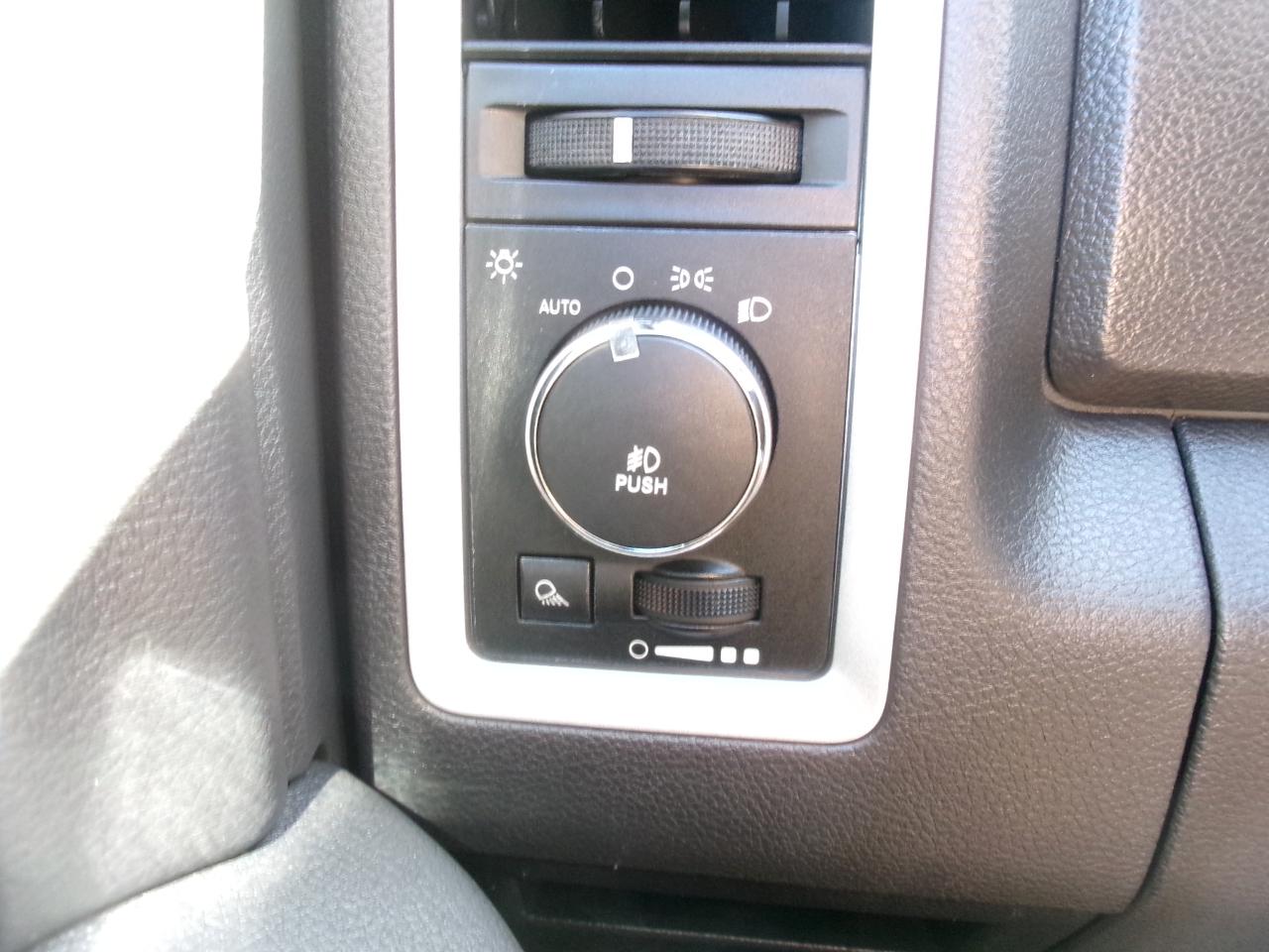 RAM 1500 Sport Crew Cab 4WD 2011