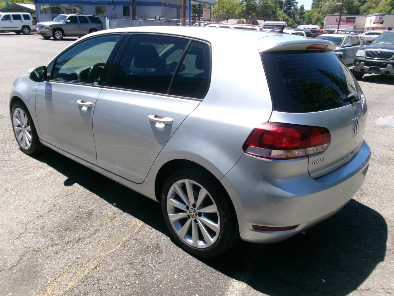 Volkswagen Golf 2.0L TDI w/Tech Package 4 Door 2013
