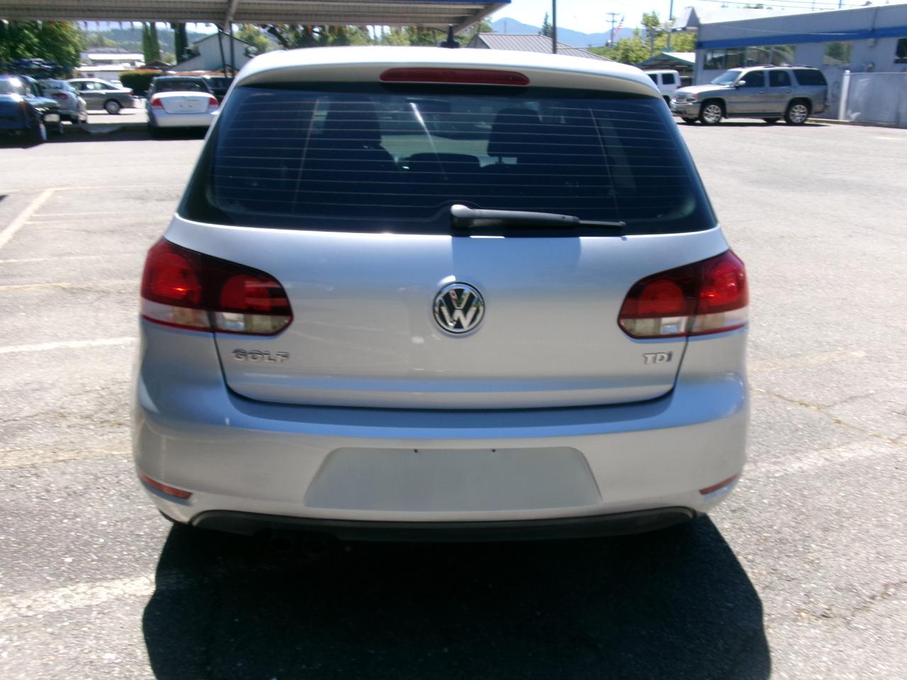 Volkswagen Golf 2.0L TDI w/Tech Package 4 Door 2013