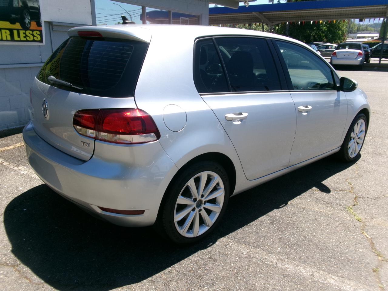 Volkswagen Golf 2.0L TDI w/Tech Package 4 Door 2013