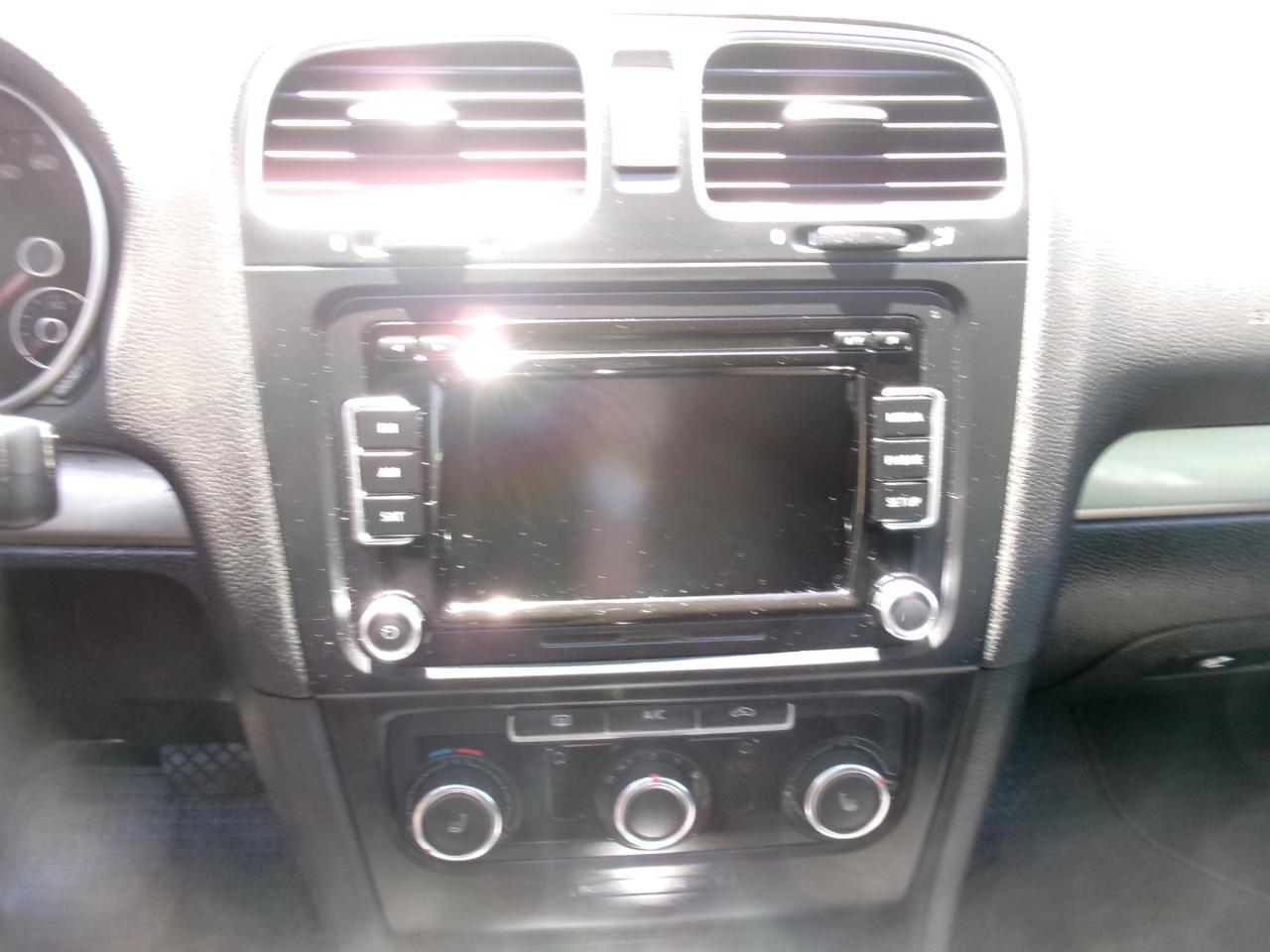 Volkswagen Golf 2.0L TDI w/Tech Package 4 Door 2013