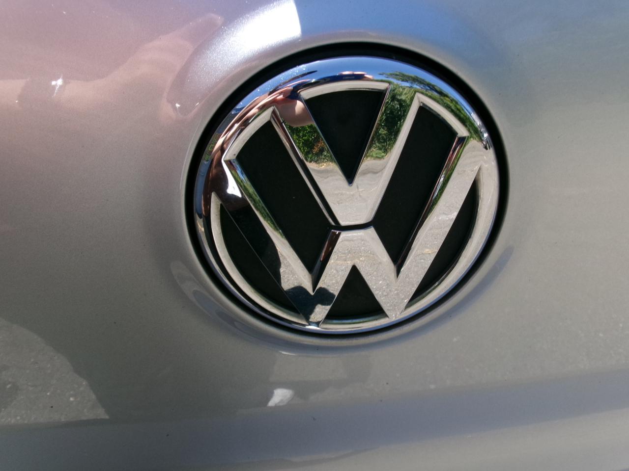 Volkswagen Golf 2.0L TDI w/Tech Package 4 Door 2013