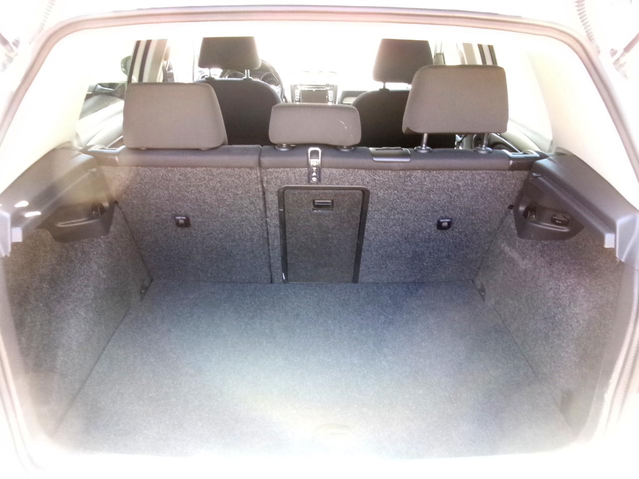 Volkswagen Golf 2.0L TDI w/Tech Package 4 Door 2013