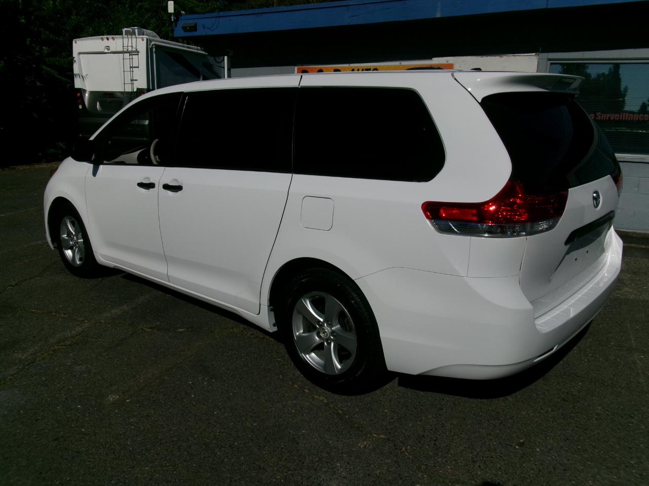 Toyota Sienna FWD 7-Passenger V6 2014