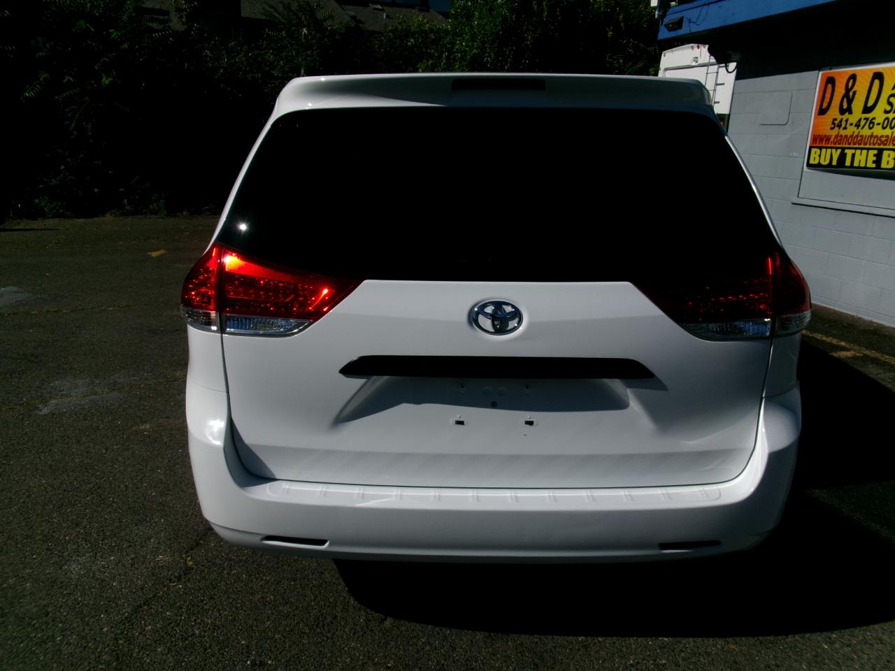 Toyota Sienna FWD 7-Passenger V6 2014
