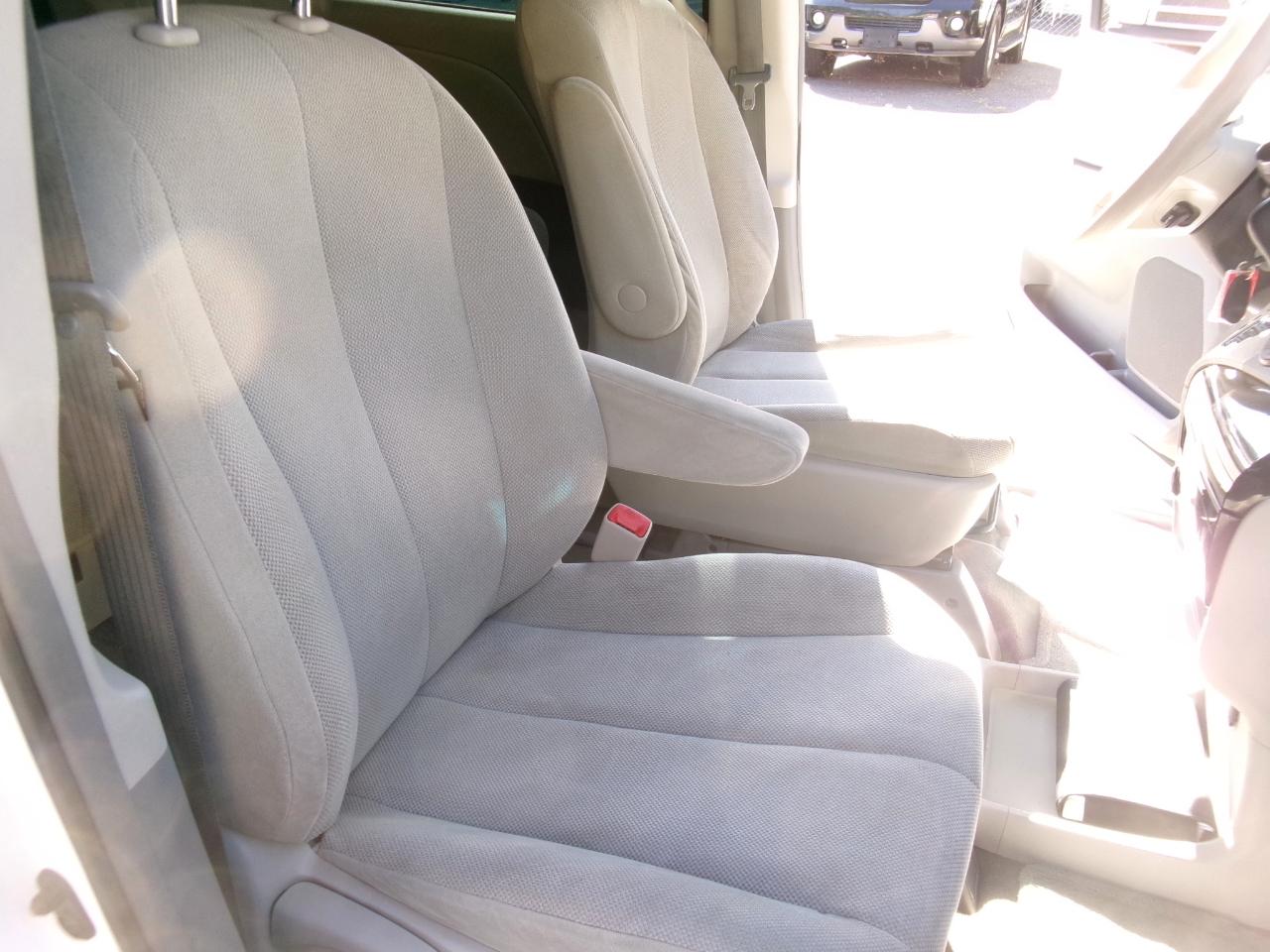 Toyota Sienna FWD 7-Passenger V6 2014