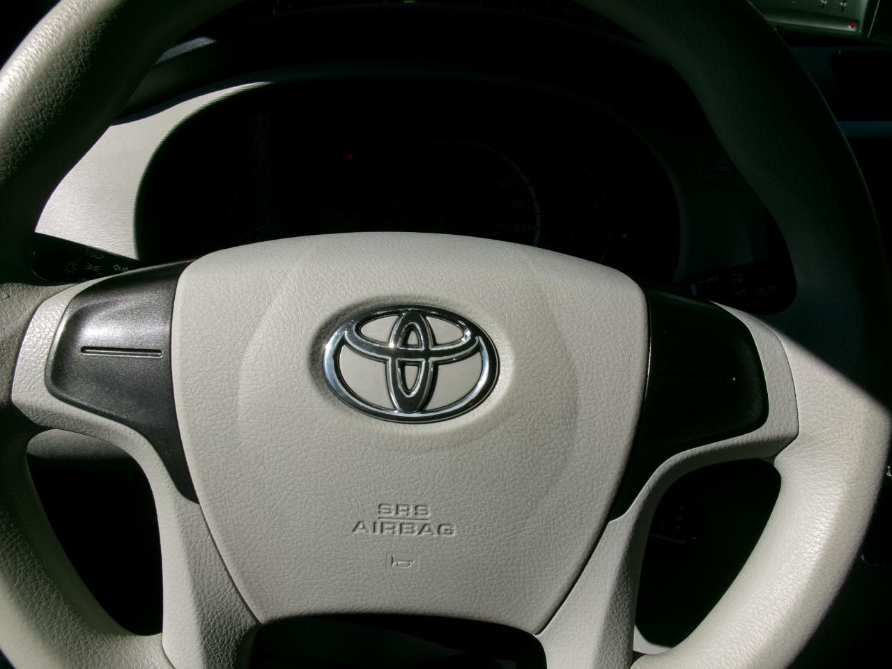 Toyota Sienna FWD 7-Passenger V6 2014