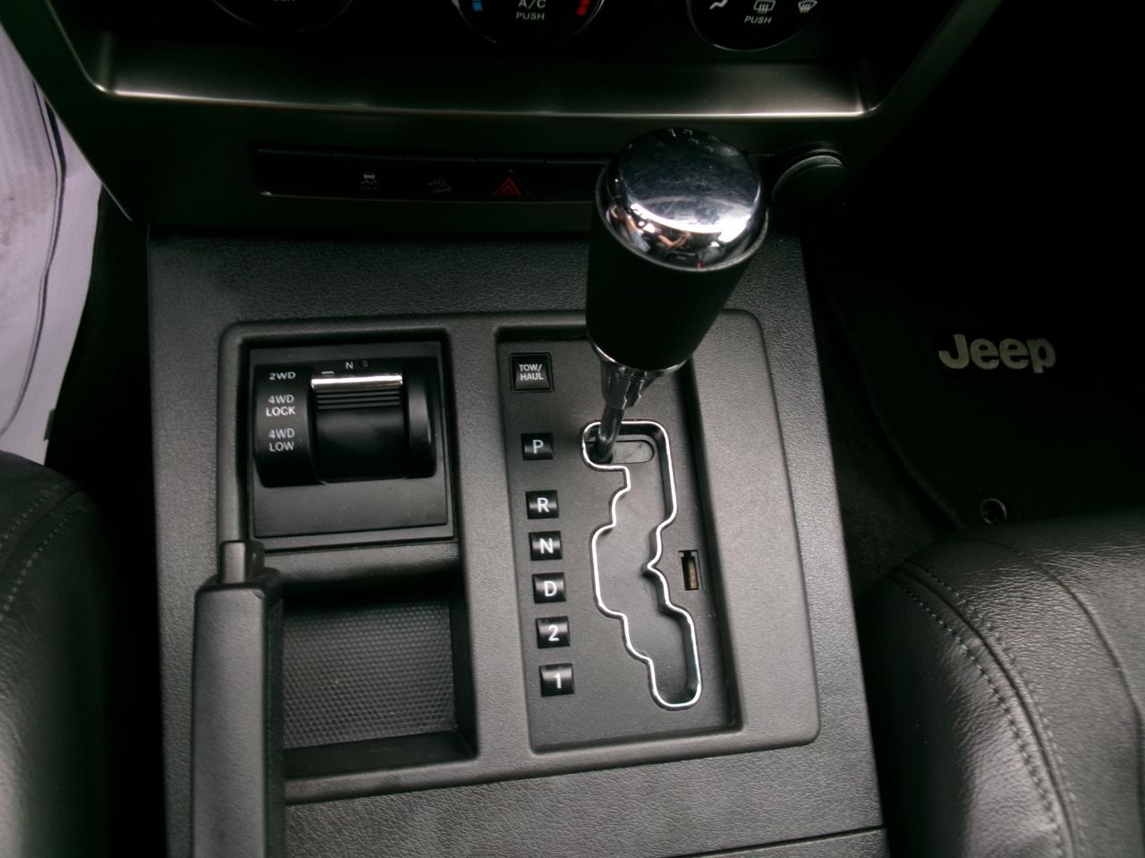 Jeep Liberty Sport 4WD 2012
