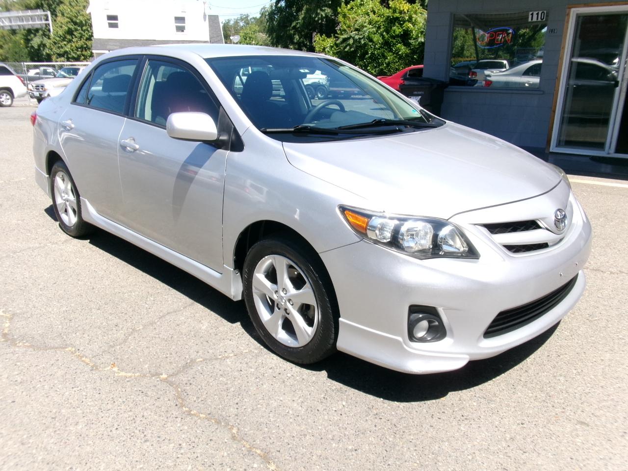 Toyota Corolla S 4-Speed AT 2011