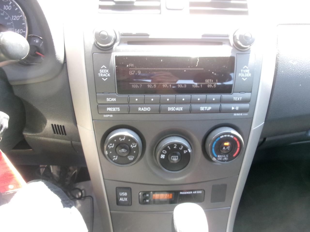 Toyota Corolla S 4-Speed AT 2011