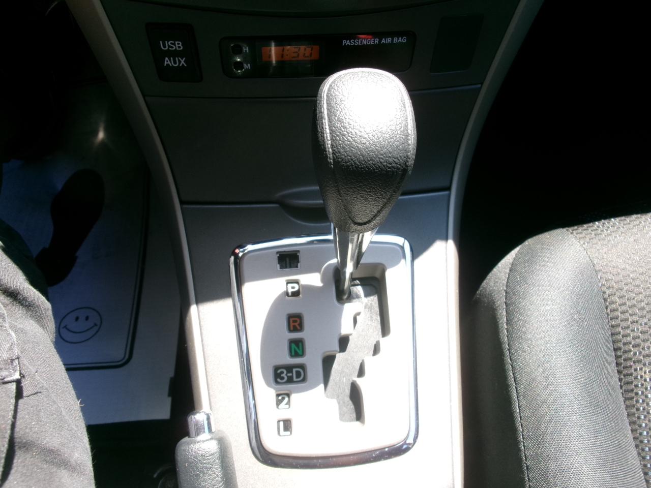 Toyota Corolla S 4-Speed AT 2011