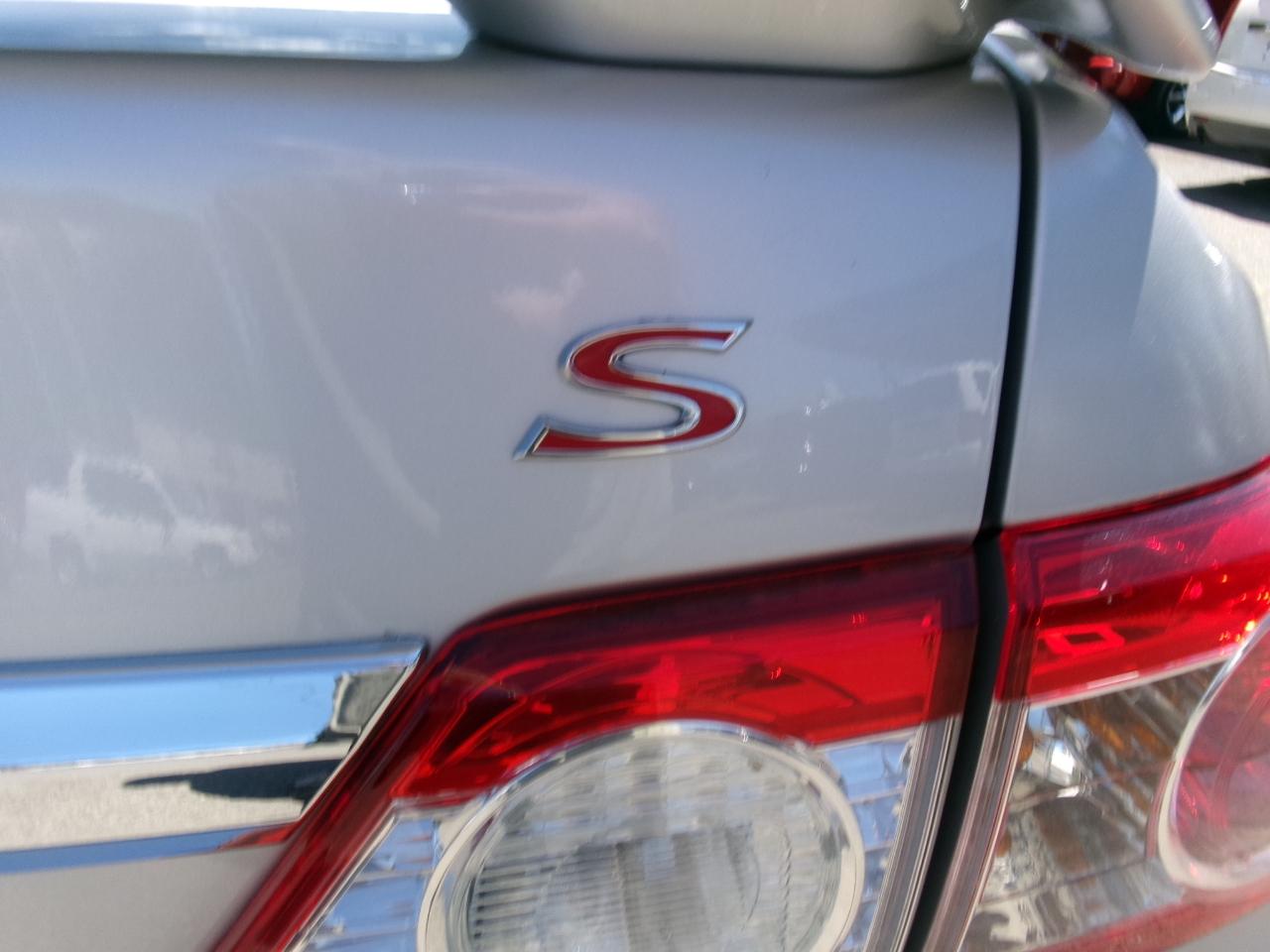 Toyota Corolla S 4-Speed AT 2011