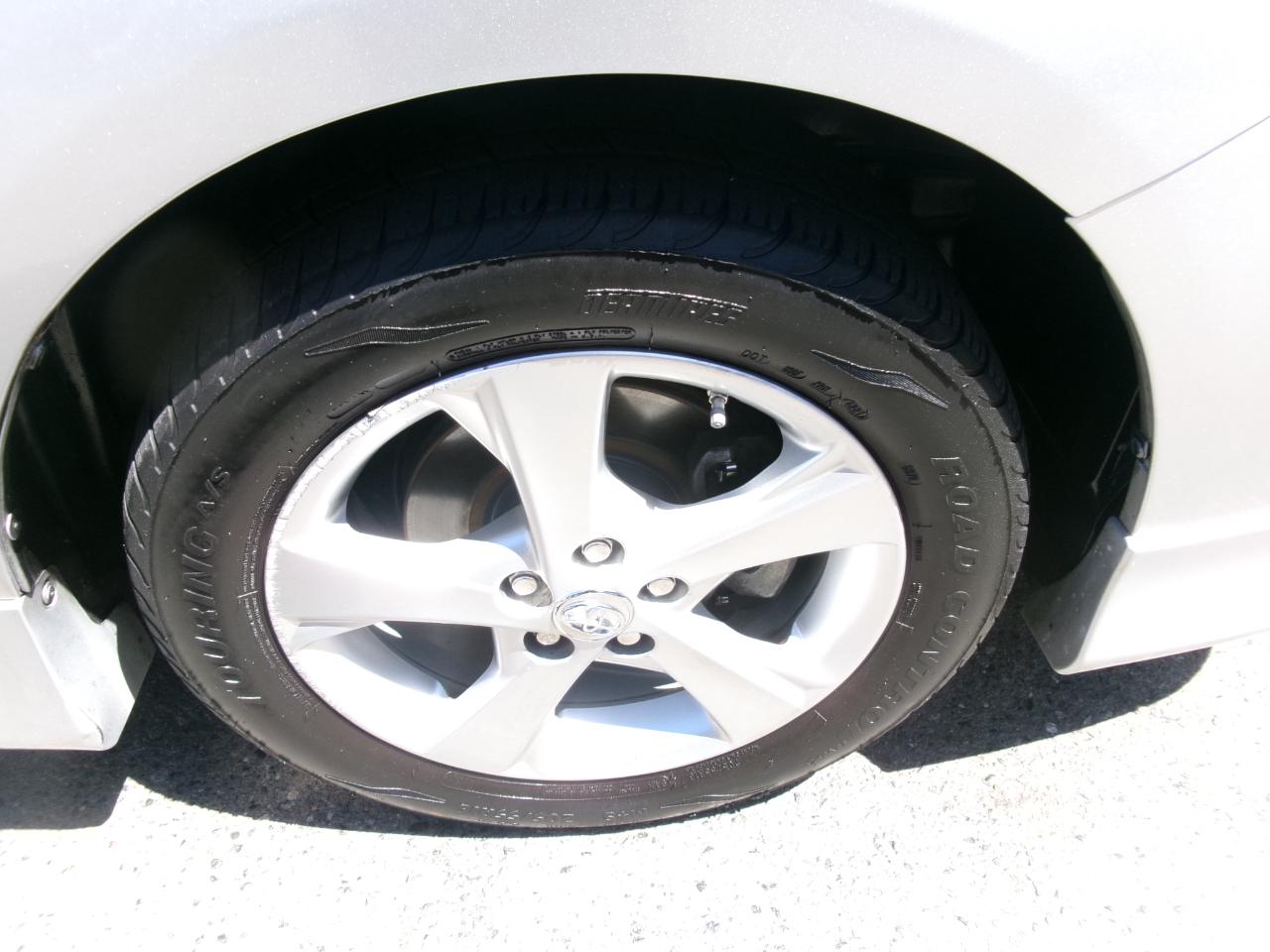 Toyota Corolla S 4-Speed AT 2011