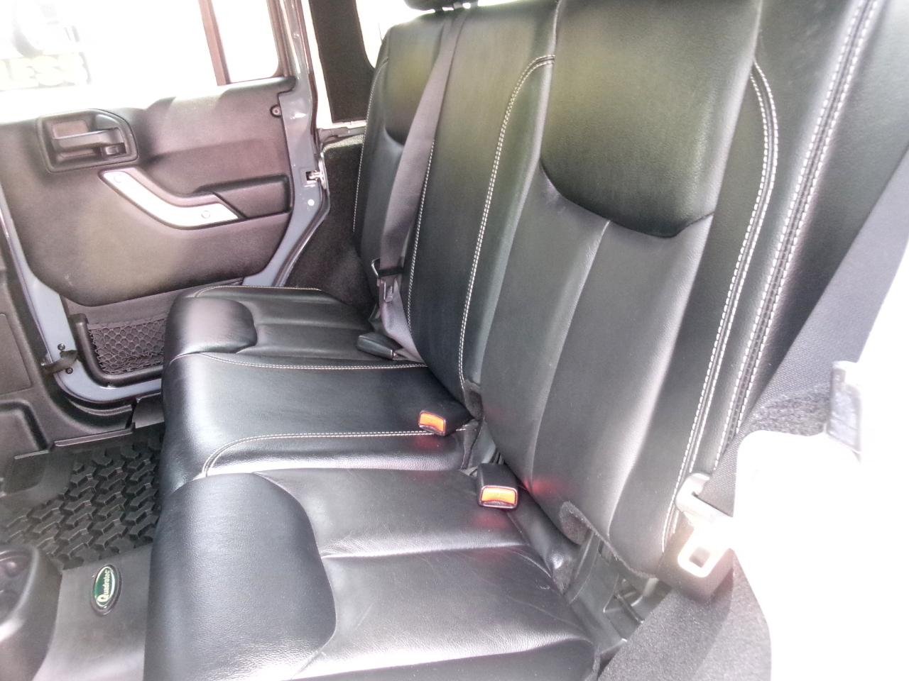 Jeep Wrangler Unlimited Sahara 4WD 2015