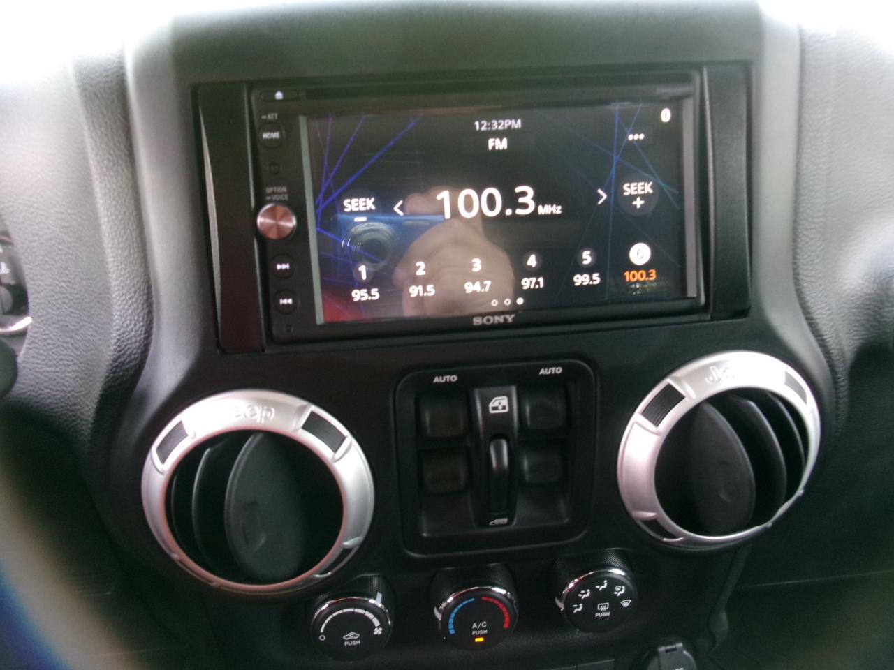 Jeep Wrangler Unlimited Sahara 4WD 2015