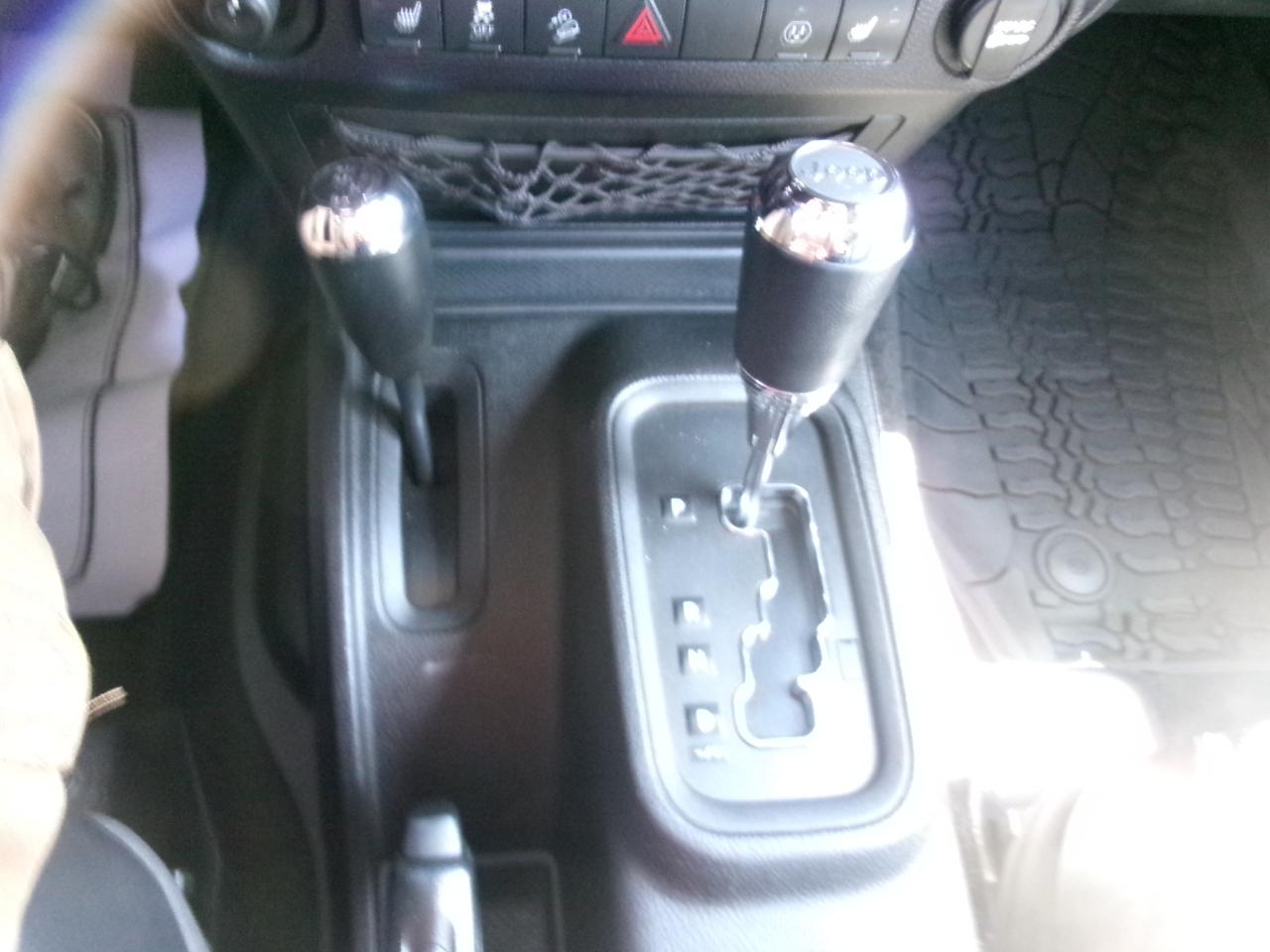 Jeep Wrangler Unlimited Sahara 4WD 2014