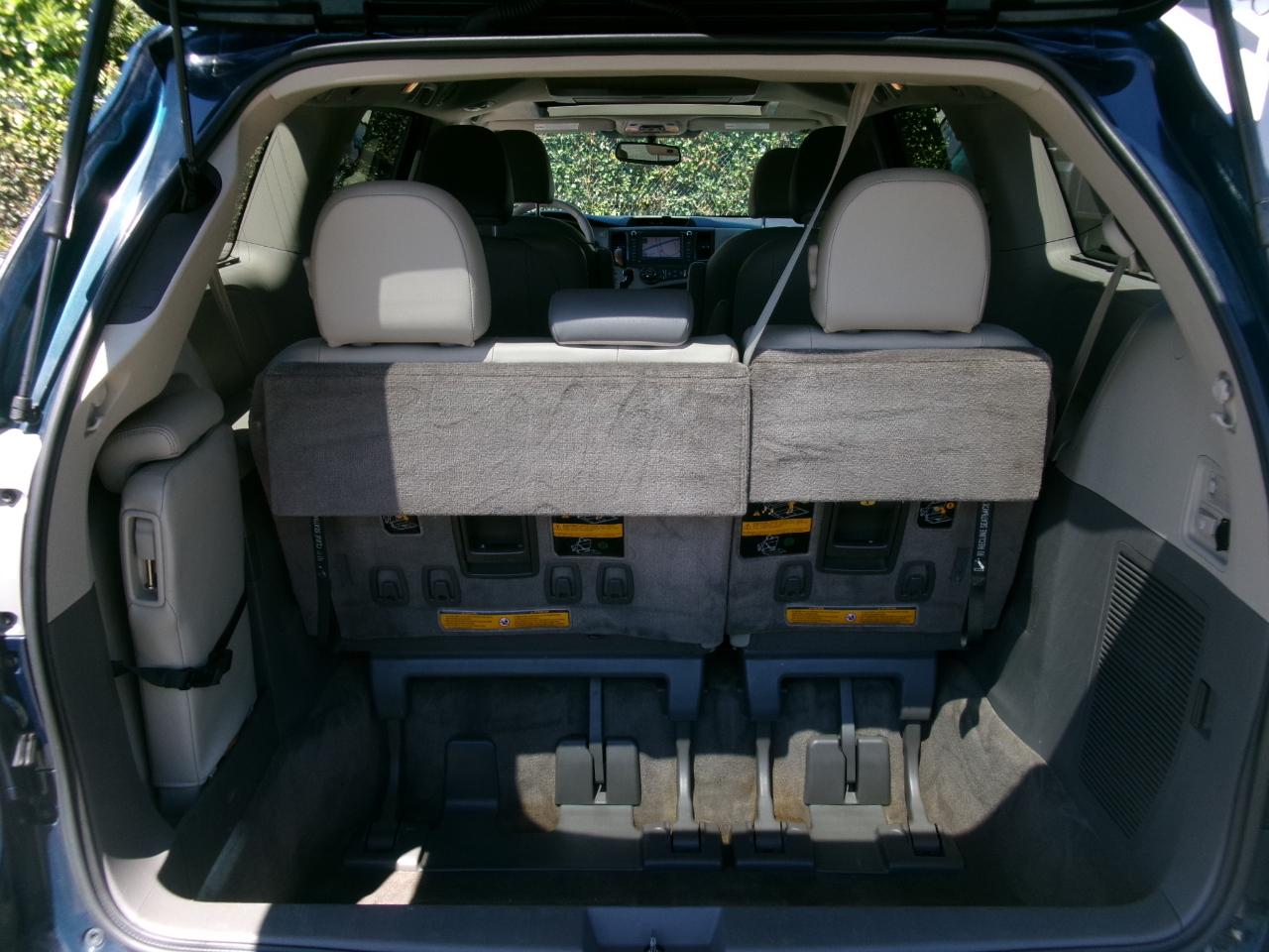 Toyota Sienna  2011